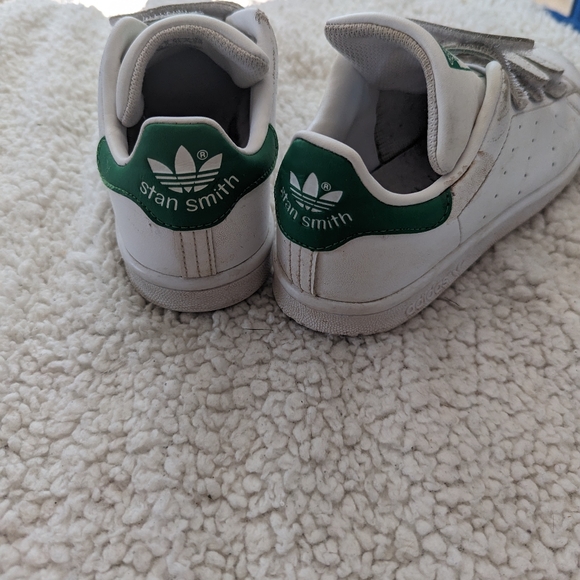 Iconic Adidas Originals Stan Smith Sneakers - Picture 7 of 7